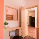 Seanest Apartman *